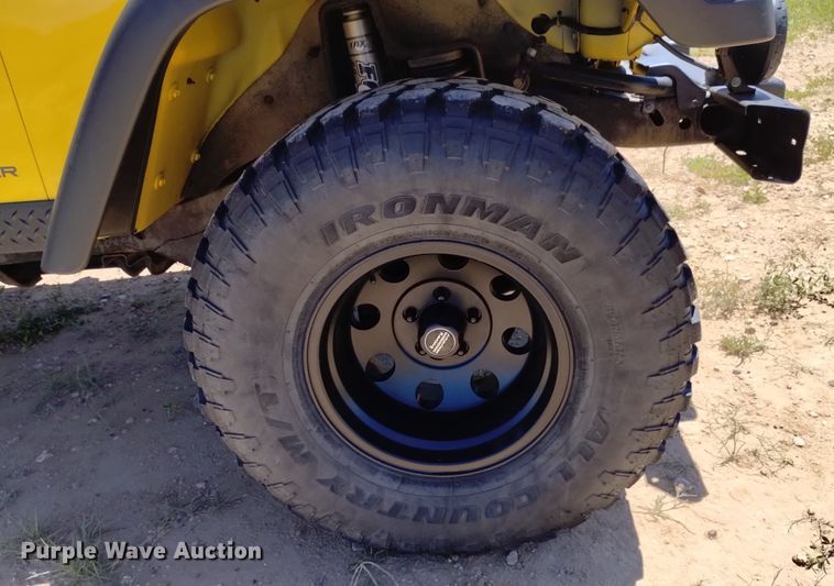 image for item DQ6114 2003 Jeep Wrangler Sport SUV