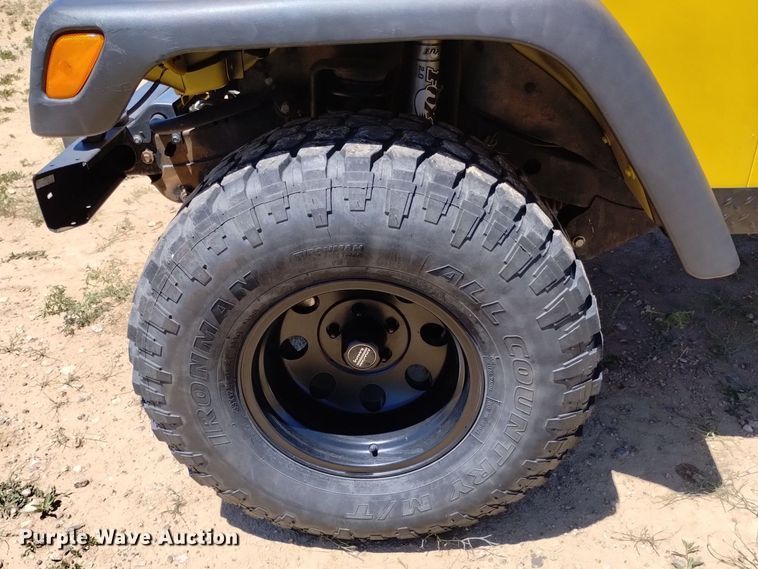 image for item DQ6114 2003 Jeep Wrangler Sport SUV