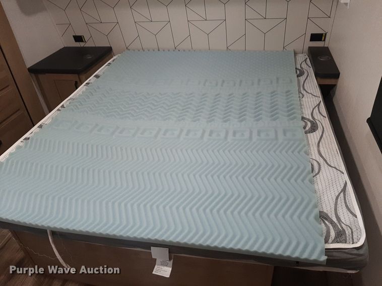 image for item DQ7055 2022 Keystone Raptor toy hauler camper