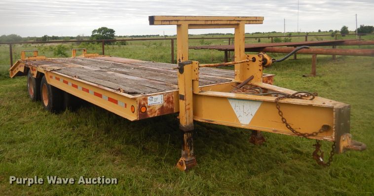 image for item DQ7115 1990 Kayln equipment trailer