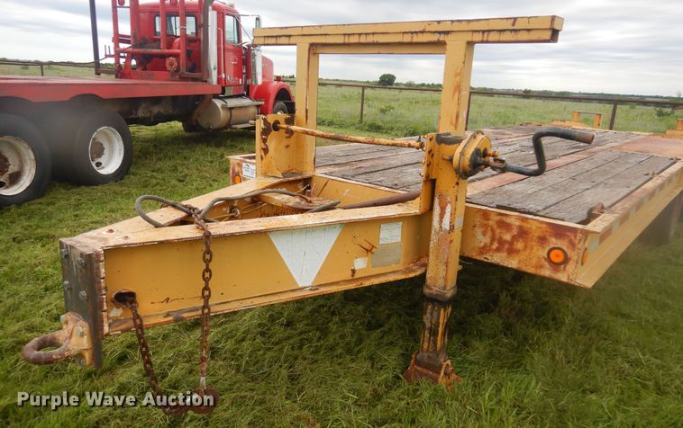 image for item DQ7115 1990 Kayln equipment trailer