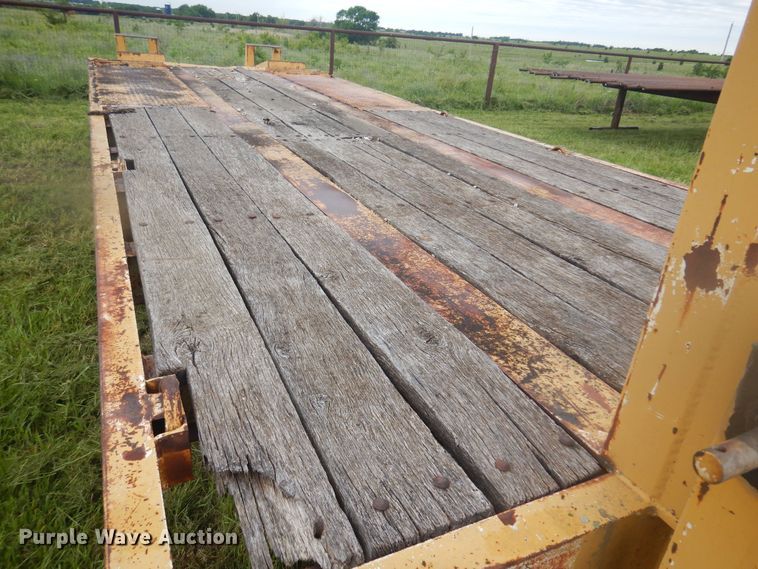 image for item DQ7115 1990 Kayln equipment trailer