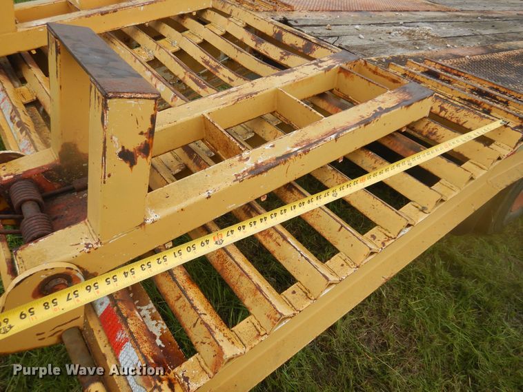 image for item DQ7115 1990 Kayln equipment trailer