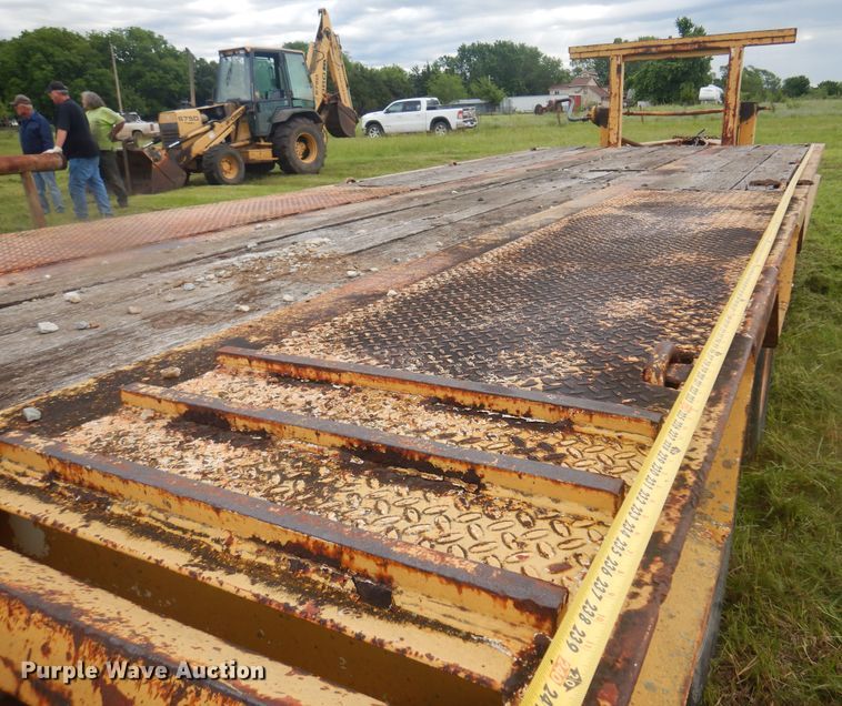 image for item DQ7115 1990 Kayln equipment trailer