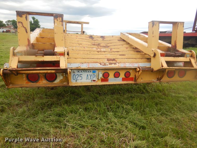 image for item DQ7115 1990 Kayln equipment trailer