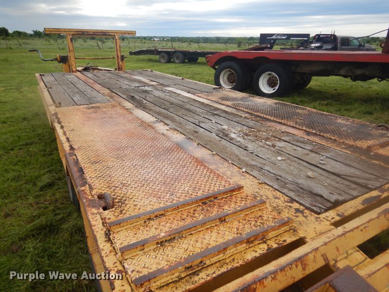 image for item DQ7115 1990 Kayln equipment trailer