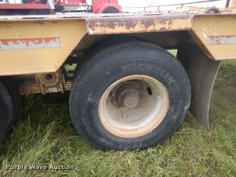 image for item DQ7115 1990 Kayln equipment trailer