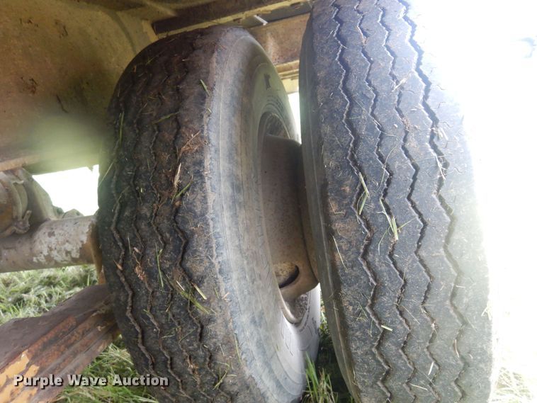 image for item DQ7115 1990 Kayln equipment trailer