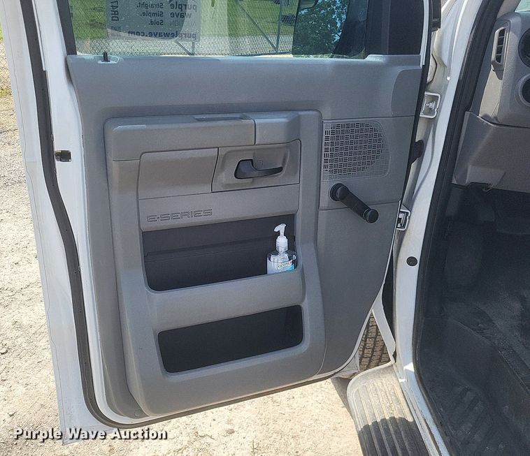 image for item DR4783 2012 Ford  E350 Super Duty XL van