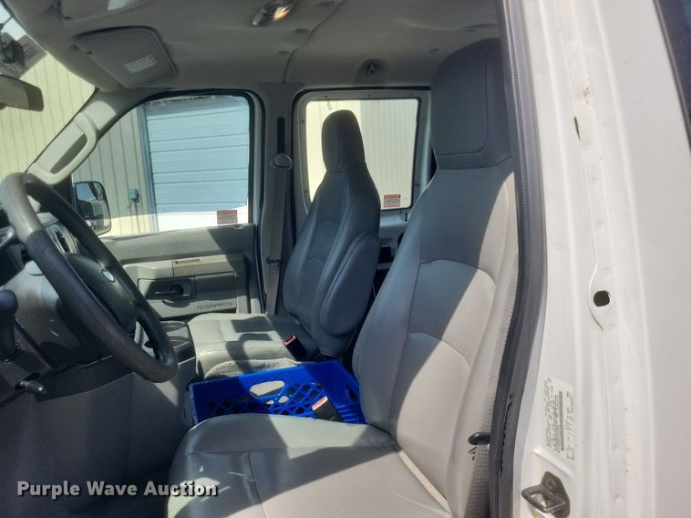 image for item DR4783 2012 Ford  E350 Super Duty XL van