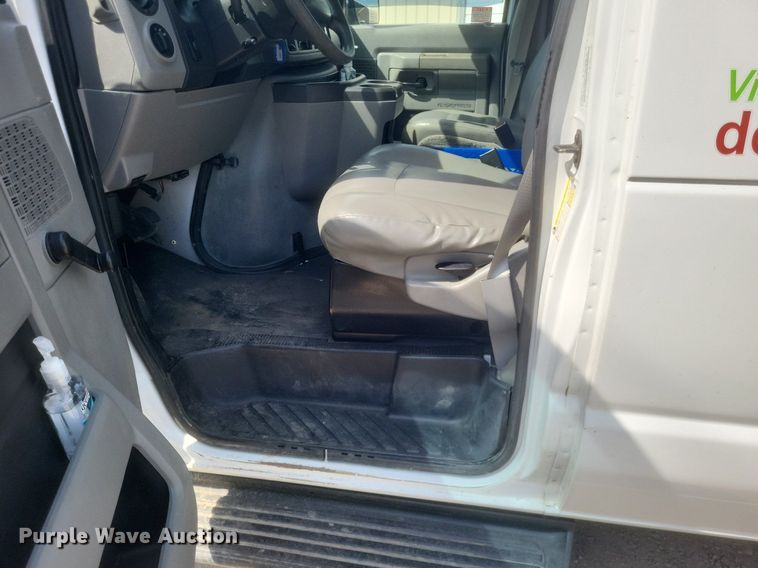 image for item DR4783 2012 Ford  E350 Super Duty XL van