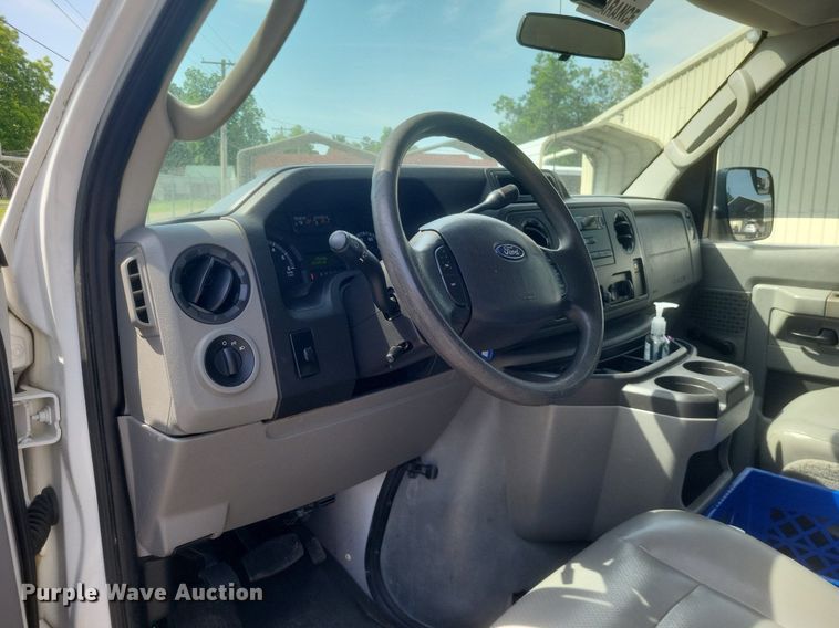 image for item DR4783 2012 Ford  E350 Super Duty XL van