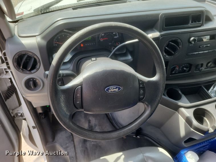 image for item DR4783 2012 Ford  E350 Super Duty XL van