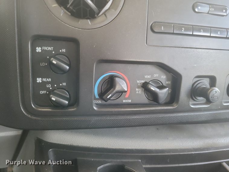 image for item DR4783 2012 Ford  E350 Super Duty XL van