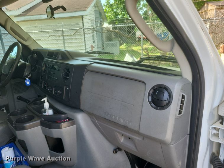 image for item DR4783 2012 Ford  E350 Super Duty XL van