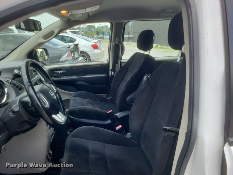 image for item DR4785 2015 Dodge Grand Caravan  van