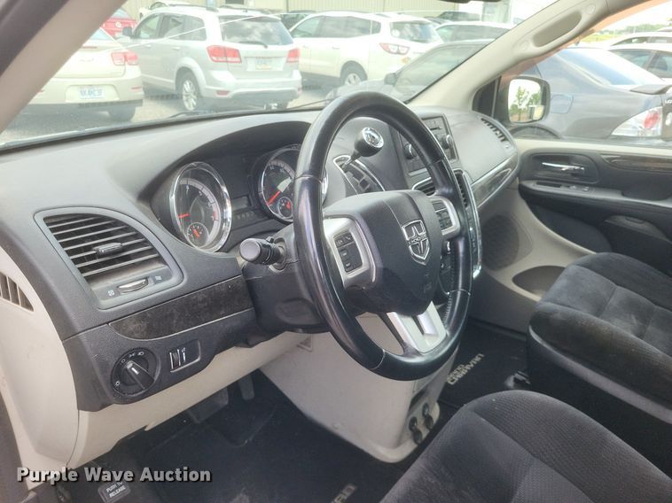 image for item DR4785 2015 Dodge Grand Caravan  van