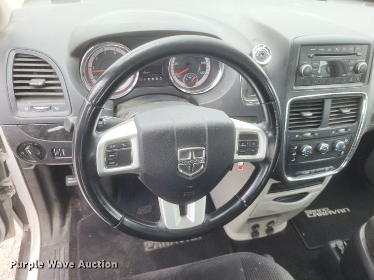 image for item DR4785 2015 Dodge Grand Caravan  van