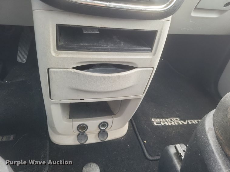 image for item DR4785 2015 Dodge Grand Caravan  van