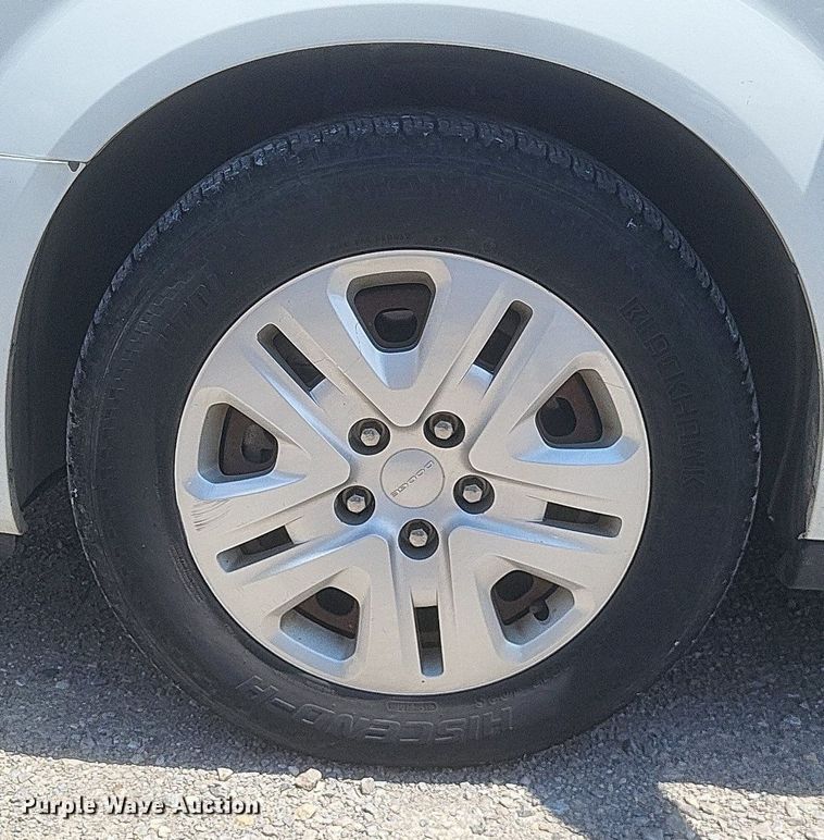 image for item DR4785 2015 Dodge Grand Caravan  van