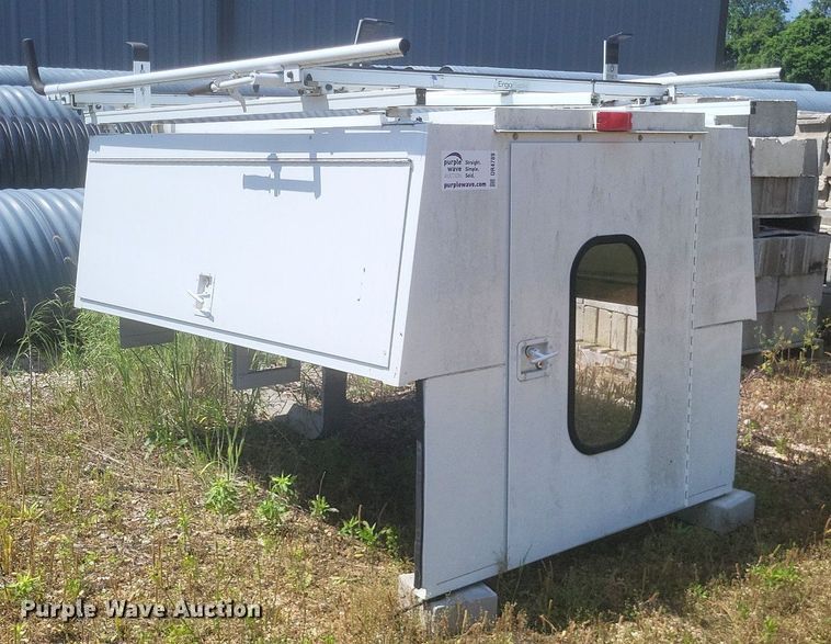 image for item DR4789 Aluminum Contractors pickup truck topper