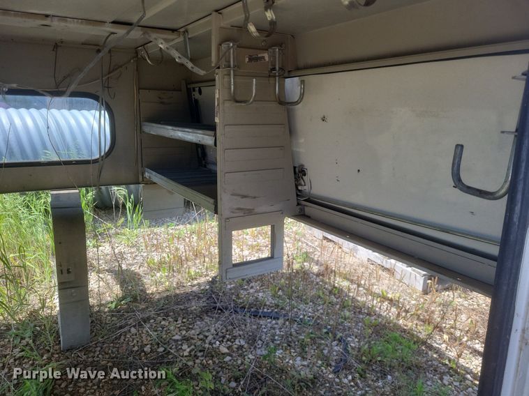 image for item DR4789 Aluminum Contractors pickup truck topper