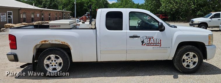 image for item DR8602 2008 Chevrolet  Silverado 1500 Ext. Cab pickup truck