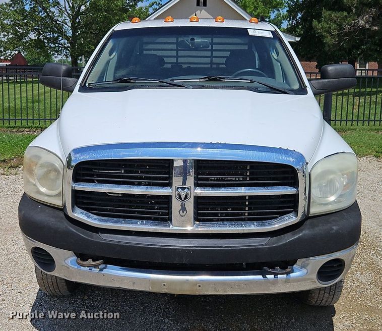 image for item DR8603 2007 Dodge Ram 3500HD Quad Cab flatbed pickup truck