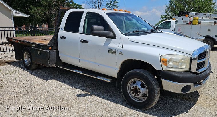 image for item DR8603 2007 Dodge Ram 3500HD Quad Cab flatbed pickup truck