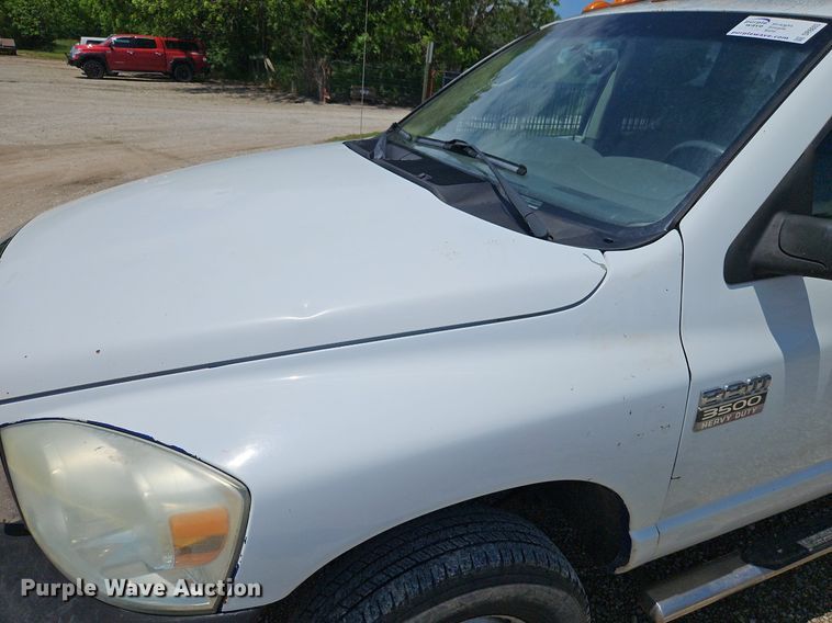 image for item DR8603 2007 Dodge Ram 3500HD Quad Cab flatbed pickup truck