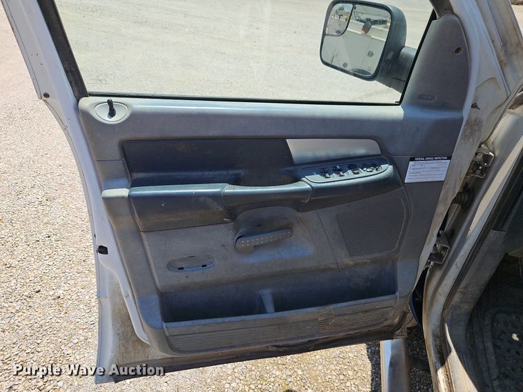 image for item DR8603 2007 Dodge Ram 3500HD Quad Cab flatbed pickup truck