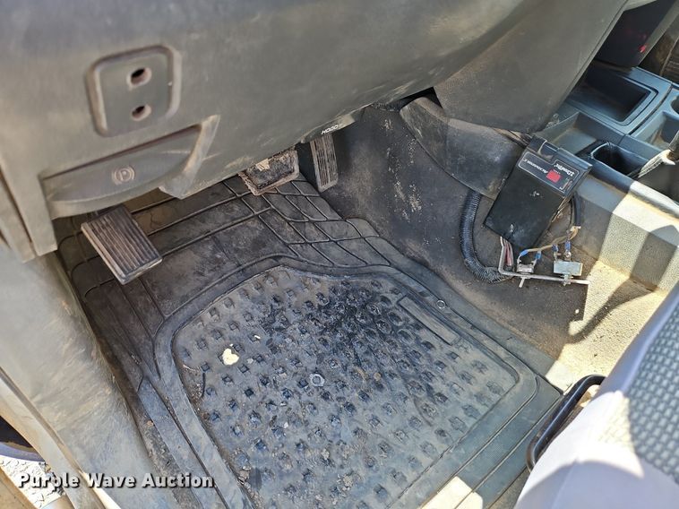 image for item DR8603 2007 Dodge Ram 3500HD Quad Cab flatbed pickup truck