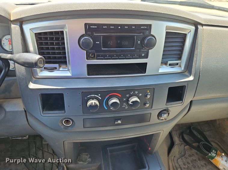 image for item DR8603 2007 Dodge Ram 3500HD Quad Cab flatbed pickup truck