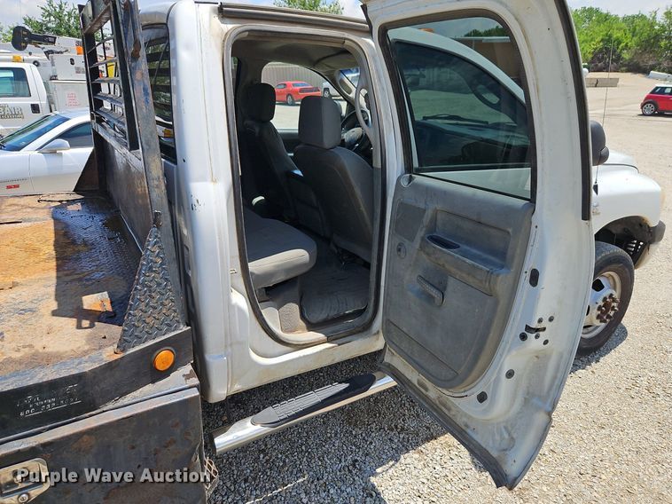 image for item DR8603 2007 Dodge Ram 3500HD Quad Cab flatbed pickup truck