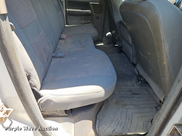 image for item DR8603 2007 Dodge Ram 3500HD Quad Cab flatbed pickup truck