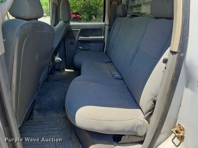 image for item DR8603 2007 Dodge Ram 3500HD Quad Cab flatbed pickup truck