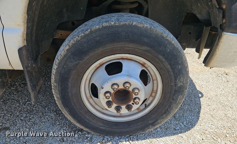 image for item DR8603 2007 Dodge Ram 3500HD Quad Cab flatbed pickup truck