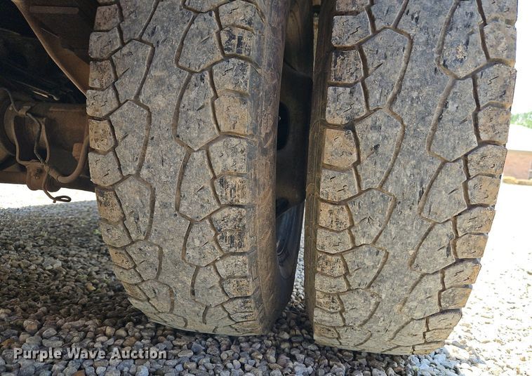 image for item DR8603 2007 Dodge Ram 3500HD Quad Cab flatbed pickup truck