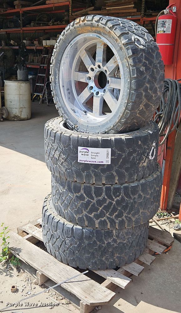 image for item DR8611 Tires and wheels