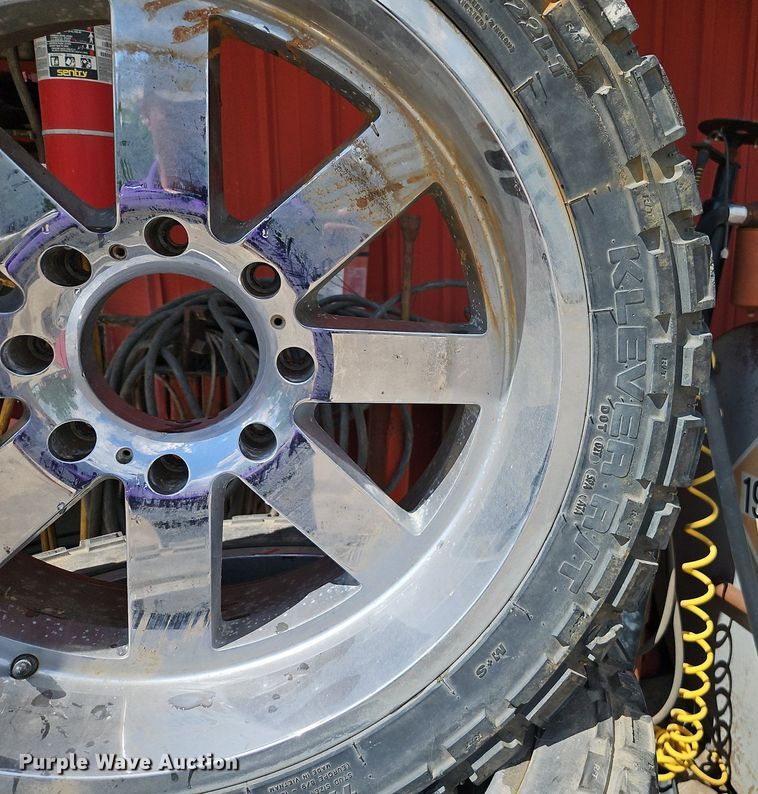 image for item DR8611 Tires and wheels