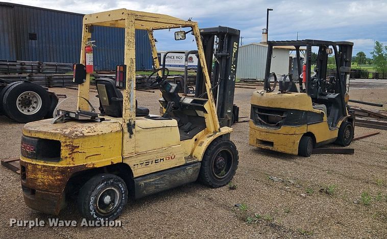 image for item DR8614 Caterpillar F35 forklift