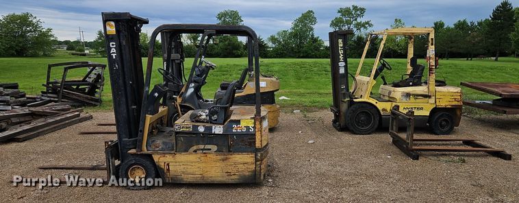 image for item DR8614 Caterpillar F35 forklift