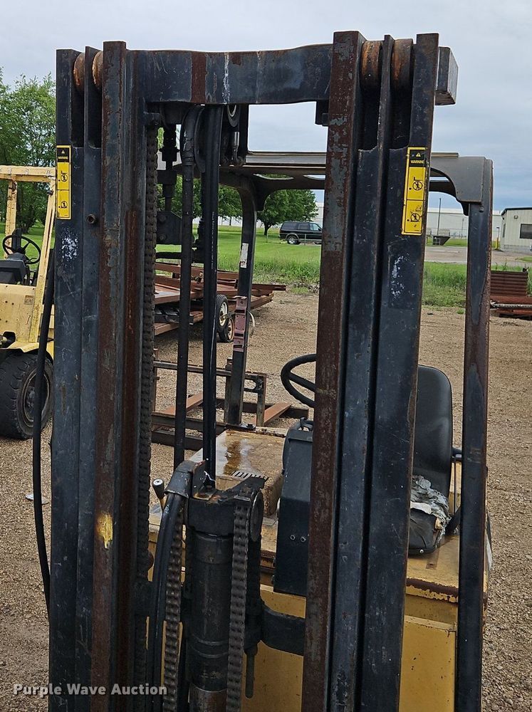 image for item DR8614 Caterpillar F35 forklift