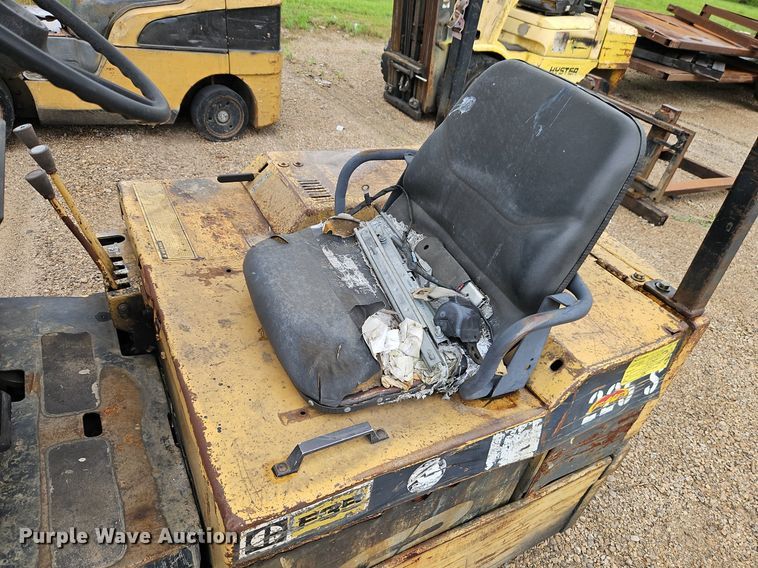image for item DR8614 Caterpillar F35 forklift