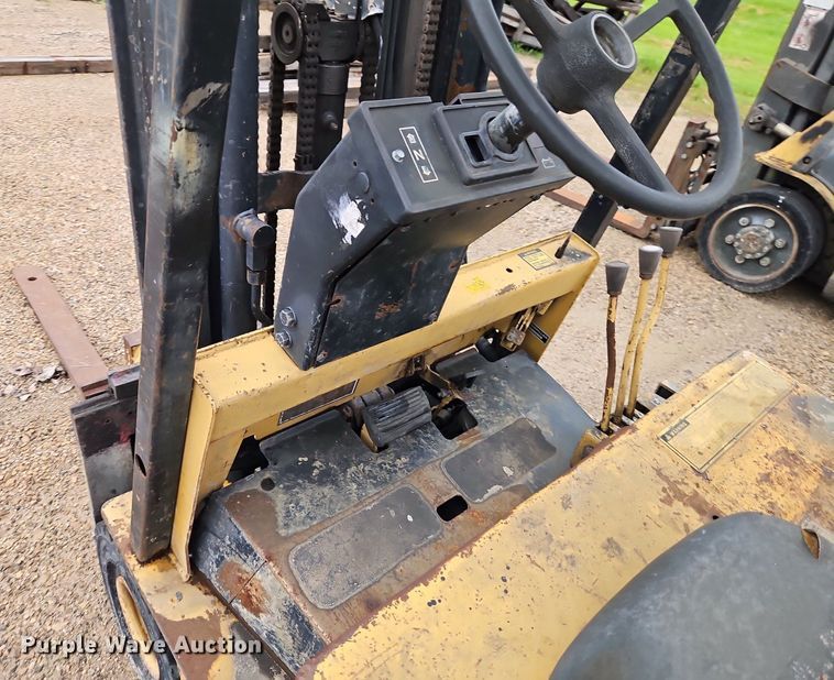 image for item DR8614 Caterpillar F35 forklift