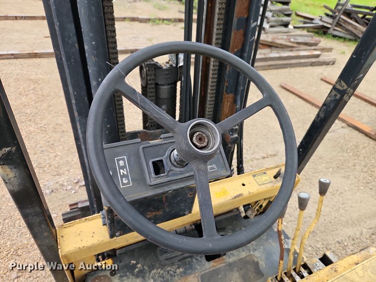 image for item DR8614 Caterpillar F35 forklift