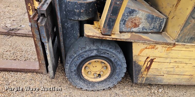 image for item DR8614 Caterpillar F35 forklift