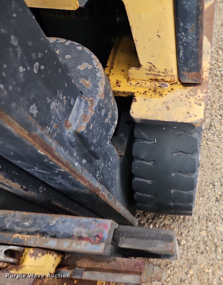 image for item DR8614 Caterpillar F35 forklift