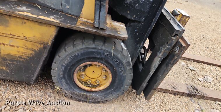 image for item DR8614 Caterpillar F35 forklift