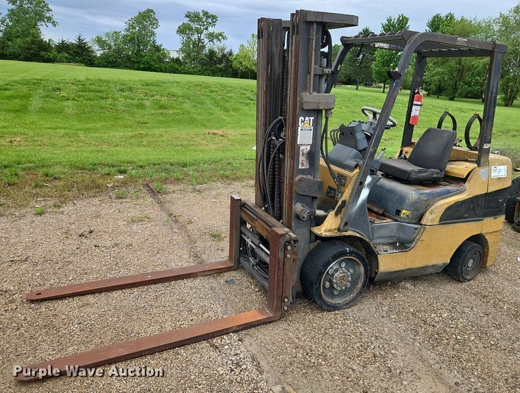 image for item DR8614 Caterpillar F35 forklift